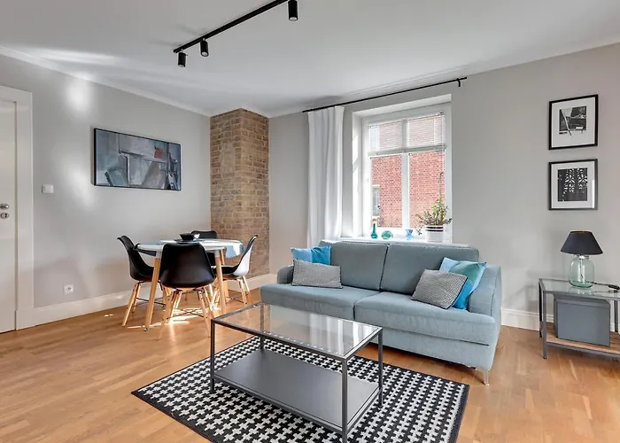 Grand - Entry - With Garden In * סופוט