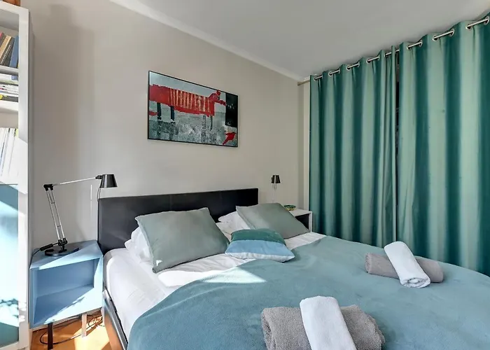 Grand - Entry - With Garden In Apartament